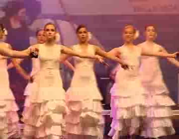 Actuación de la Escuela Municipal de Danza y Antonio El Torero